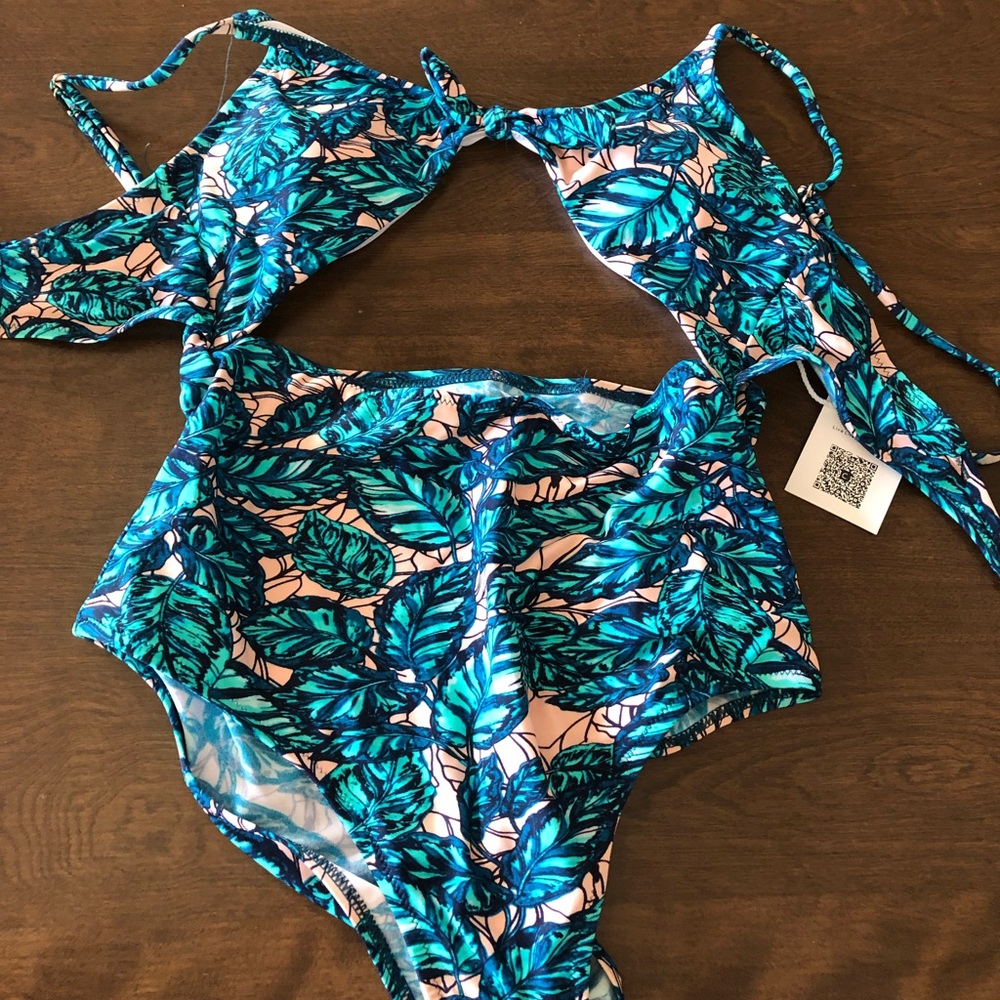 Cup She one piece bathing suit